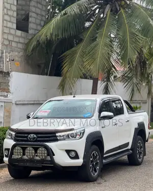 Toyota Hilux Revo Double Cab Deisel 2.4 AWD 2017 White