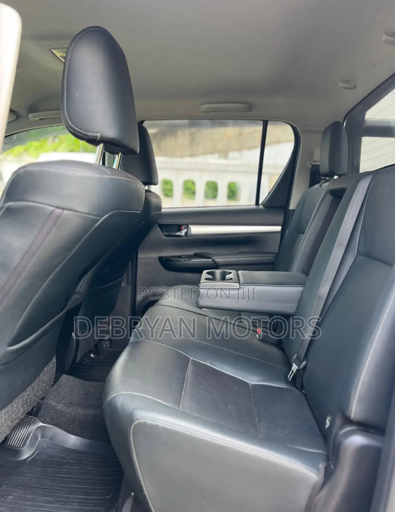 Toyota Hilux Revo Double Cab Deisel 2.4 AWD 2017 White
