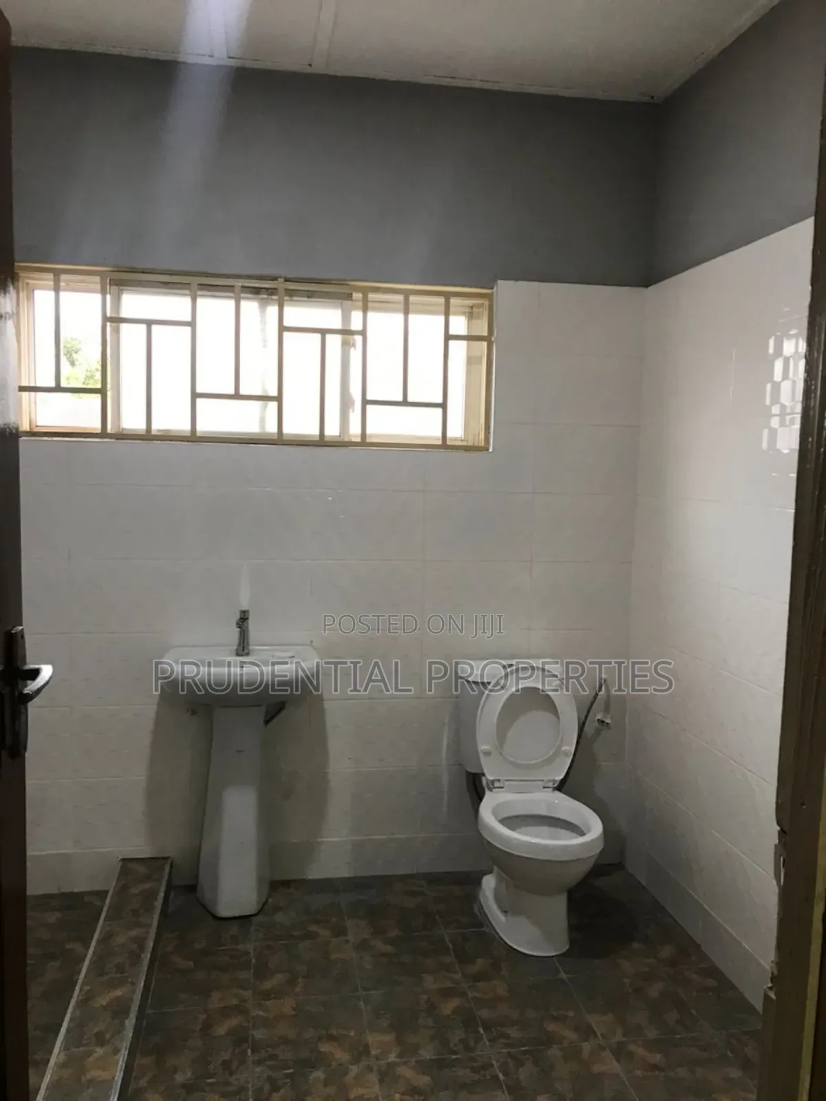 4bdrm House in Dansoman for sale