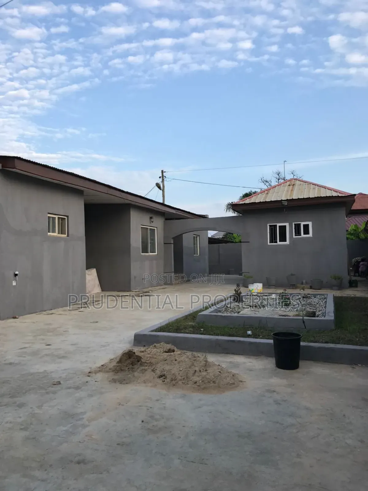 4bdrm House in Dansoman for sale