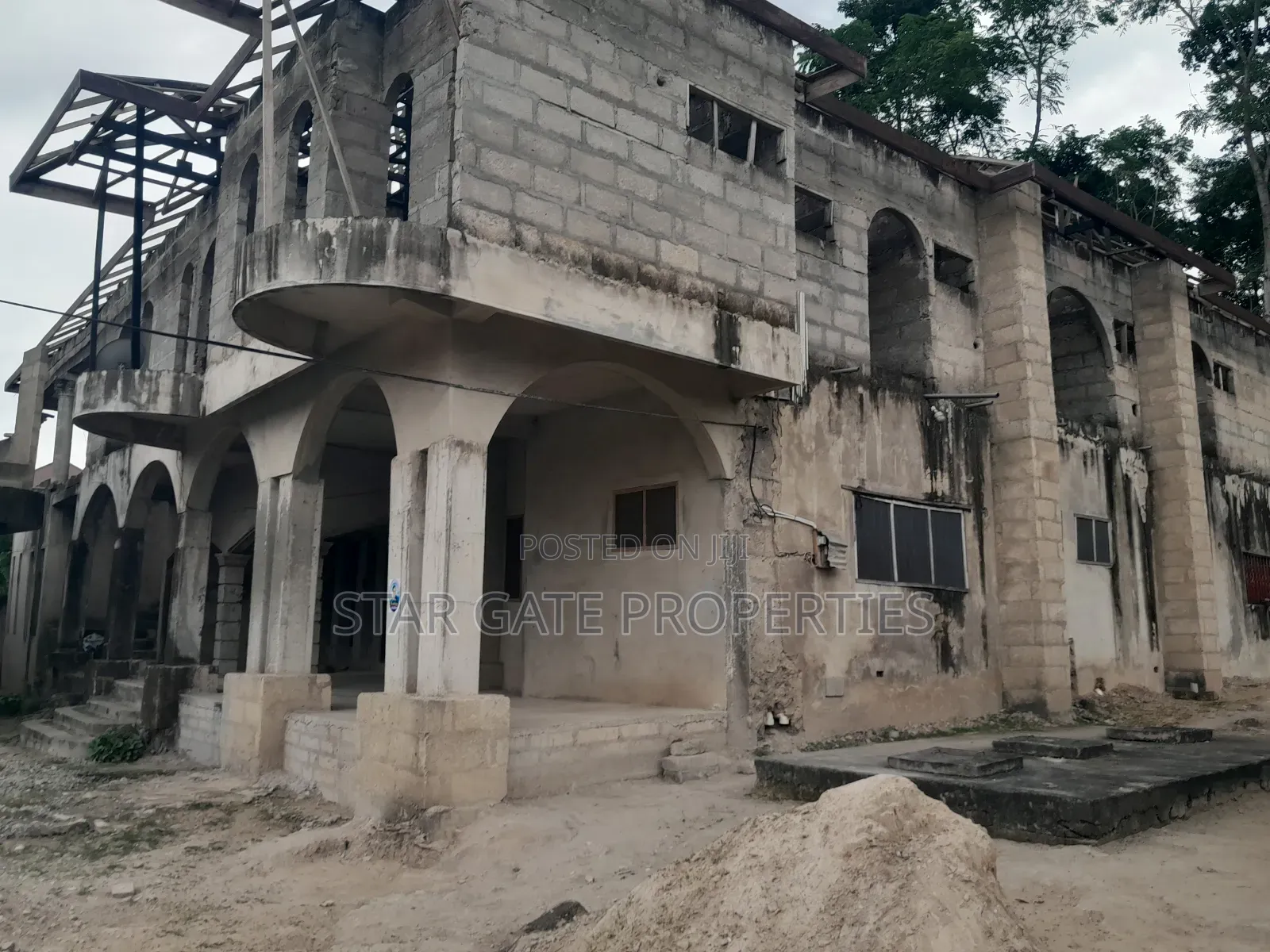26 Bedrooms Hotel for Sale at Parkoso ( Near Asokore Mampong)
