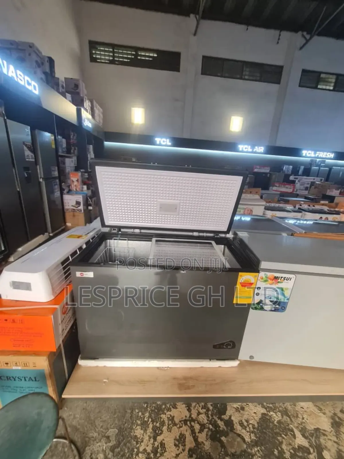 Robust Chest Freezer (318ltrs)/2 Stars