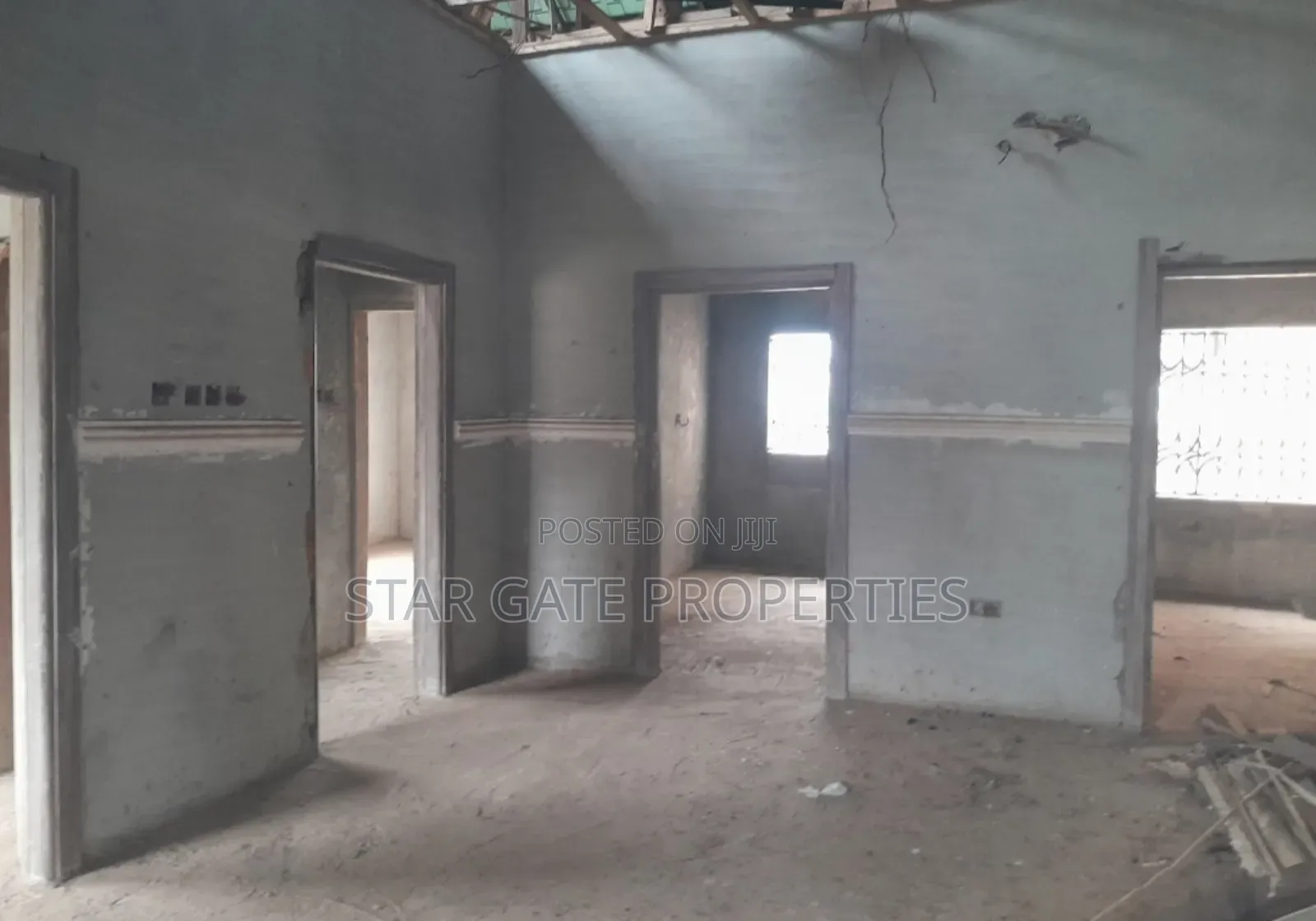 12bdrm House in Near Asokore for sale