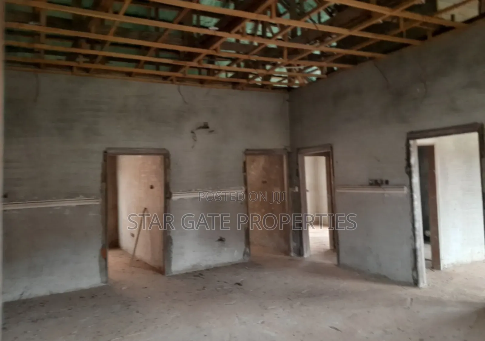12bdrm House in Near Asokore for sale