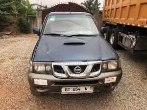 Nissan Xterra 2002 Blue