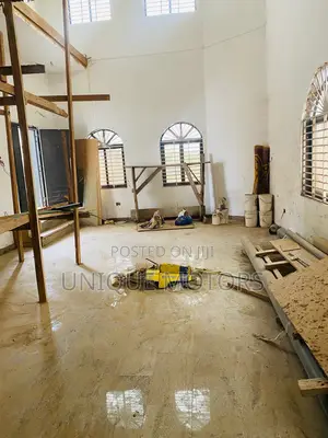 An Executive 4bedroom en-Suite House
