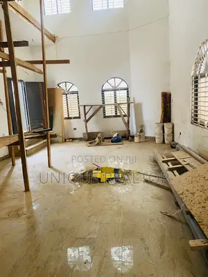 An Executive 4bedroom en-Suite House