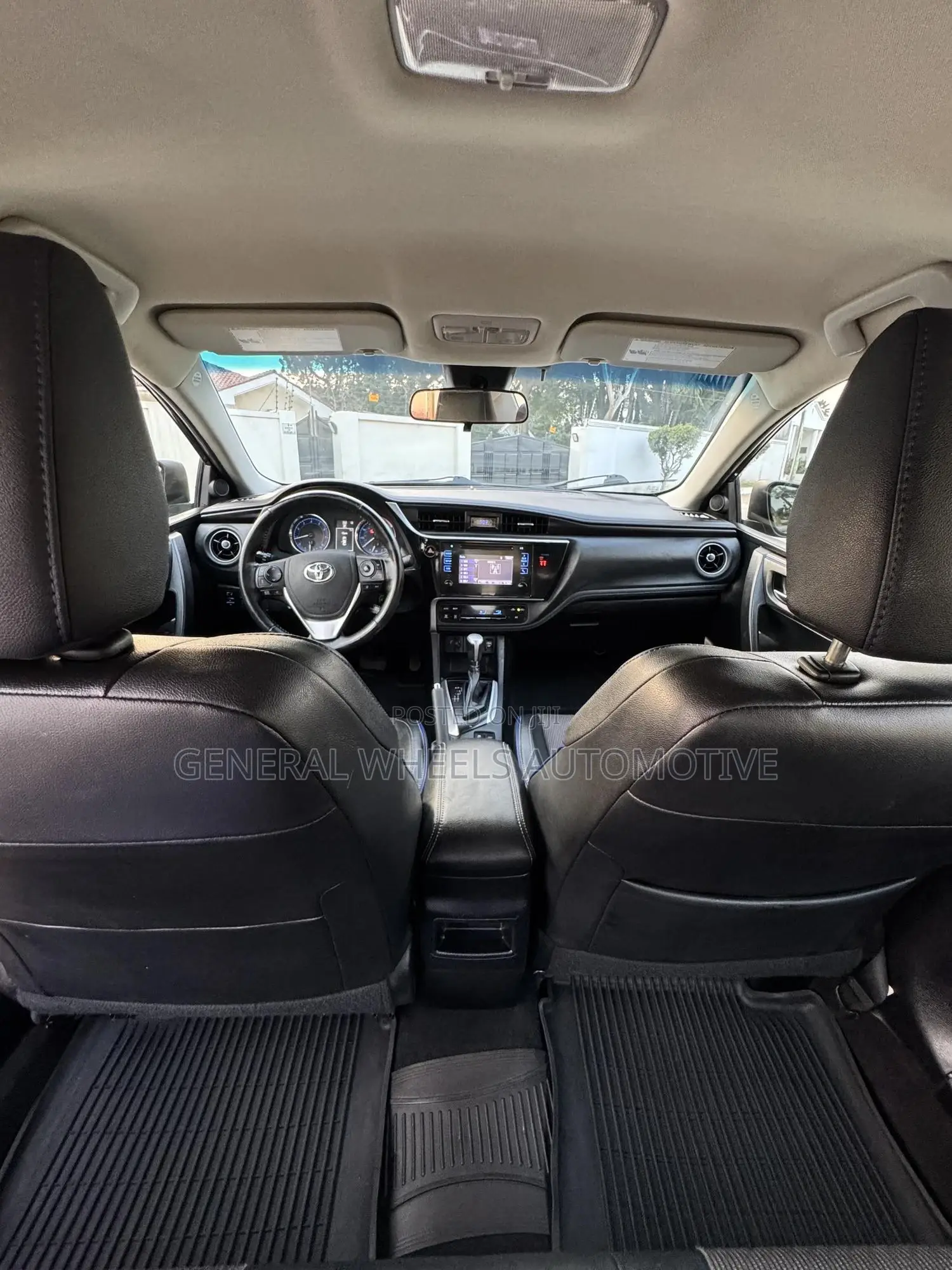 Toyota Corolla SE (1.8L 4cyl 6M) 2018 Black