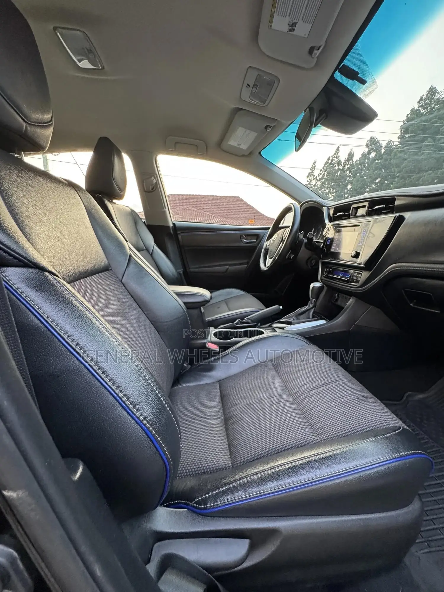 Toyota Corolla SE (1.8L 4cyl 6M) 2018 Black