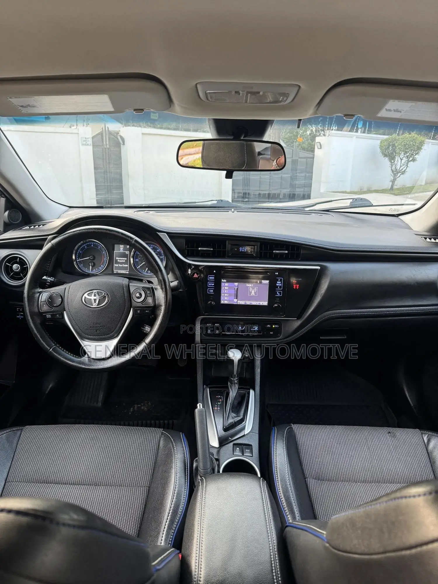 Toyota Corolla SE (1.8L 4cyl 6M) 2018 Black
