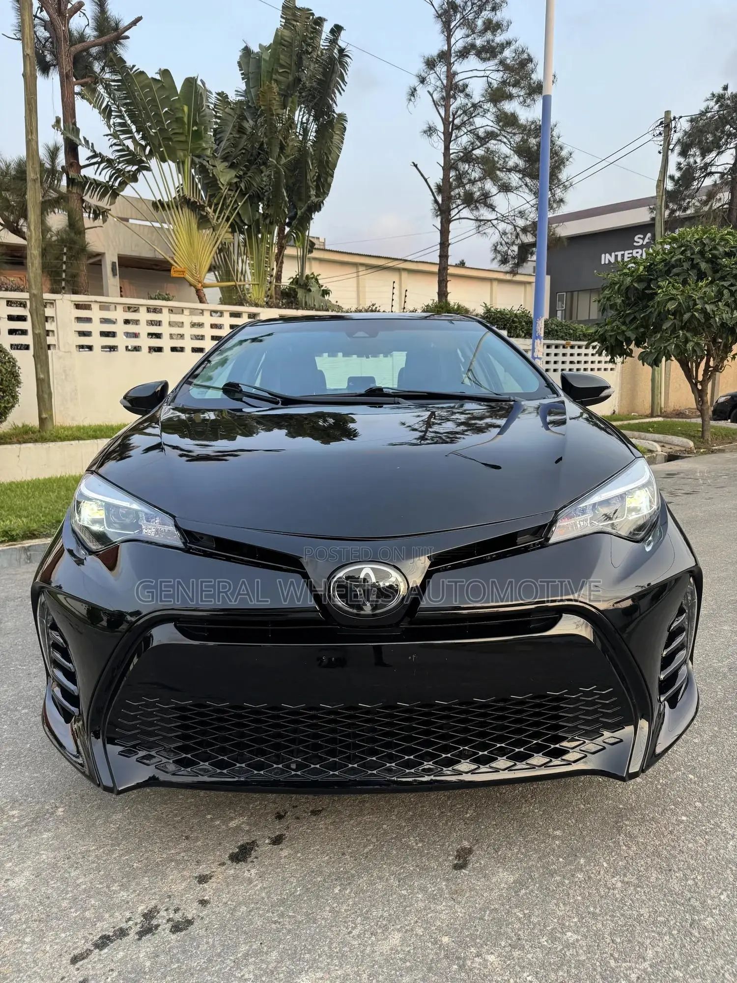 Toyota Corolla SE (1.8L 4cyl 6M) 2018 Black