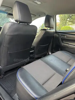 Toyota Corolla SE (1.8L 4cyl 6M) 2018 Black
