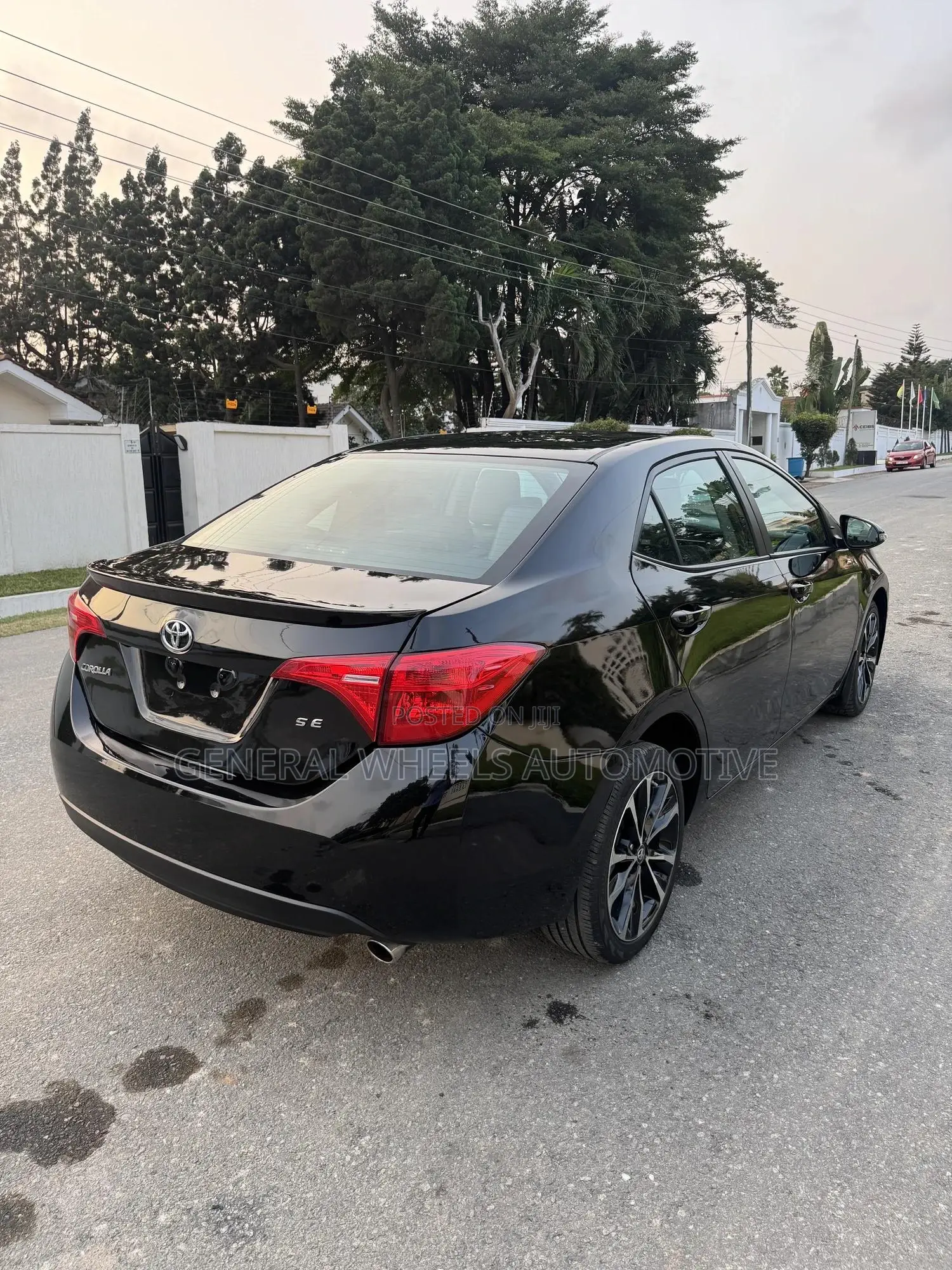 Toyota Corolla SE (1.8L 4cyl 6M) 2018 Black