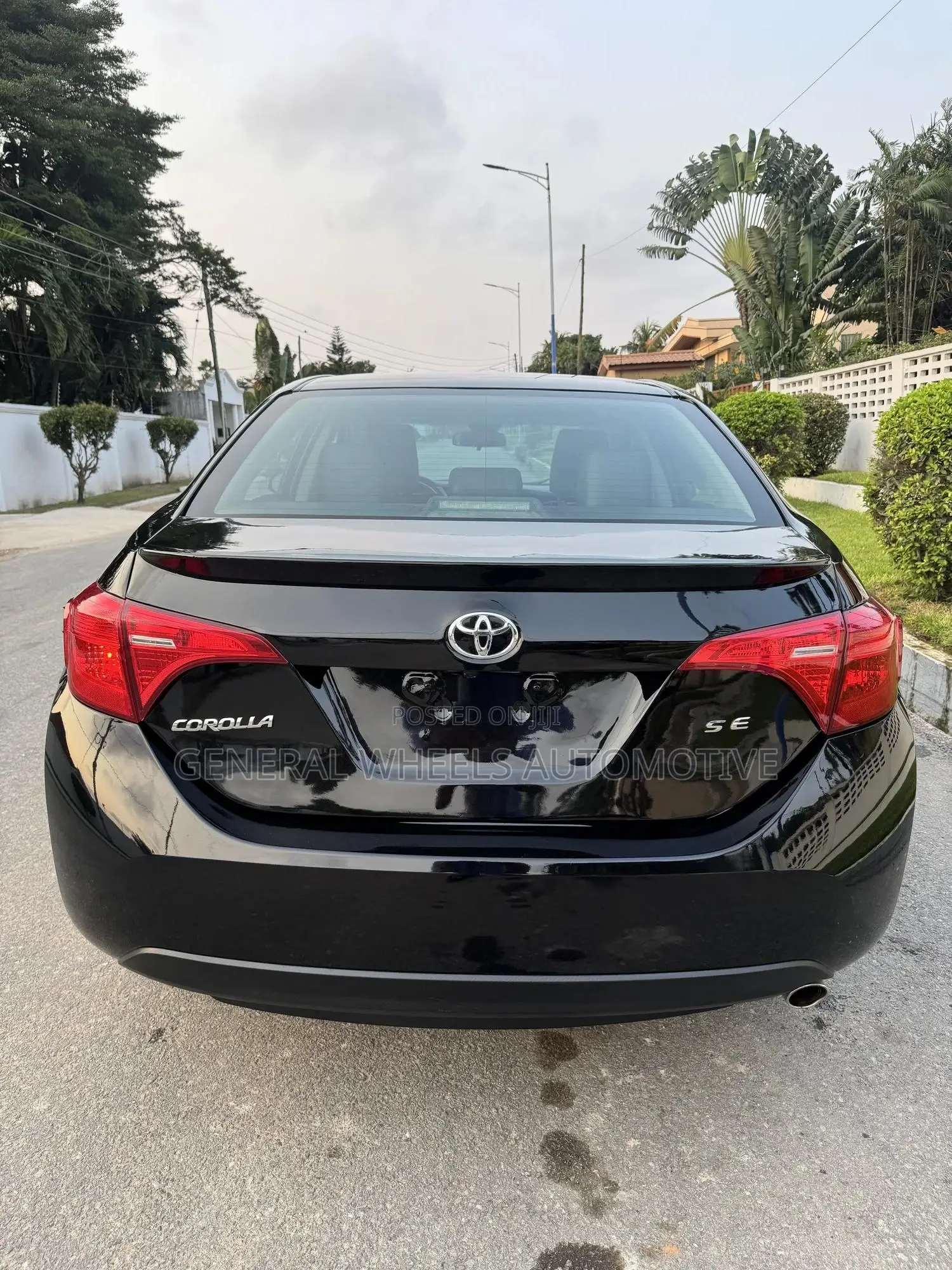 Toyota Corolla SE (1.8L 4cyl 6M) 2018 Black