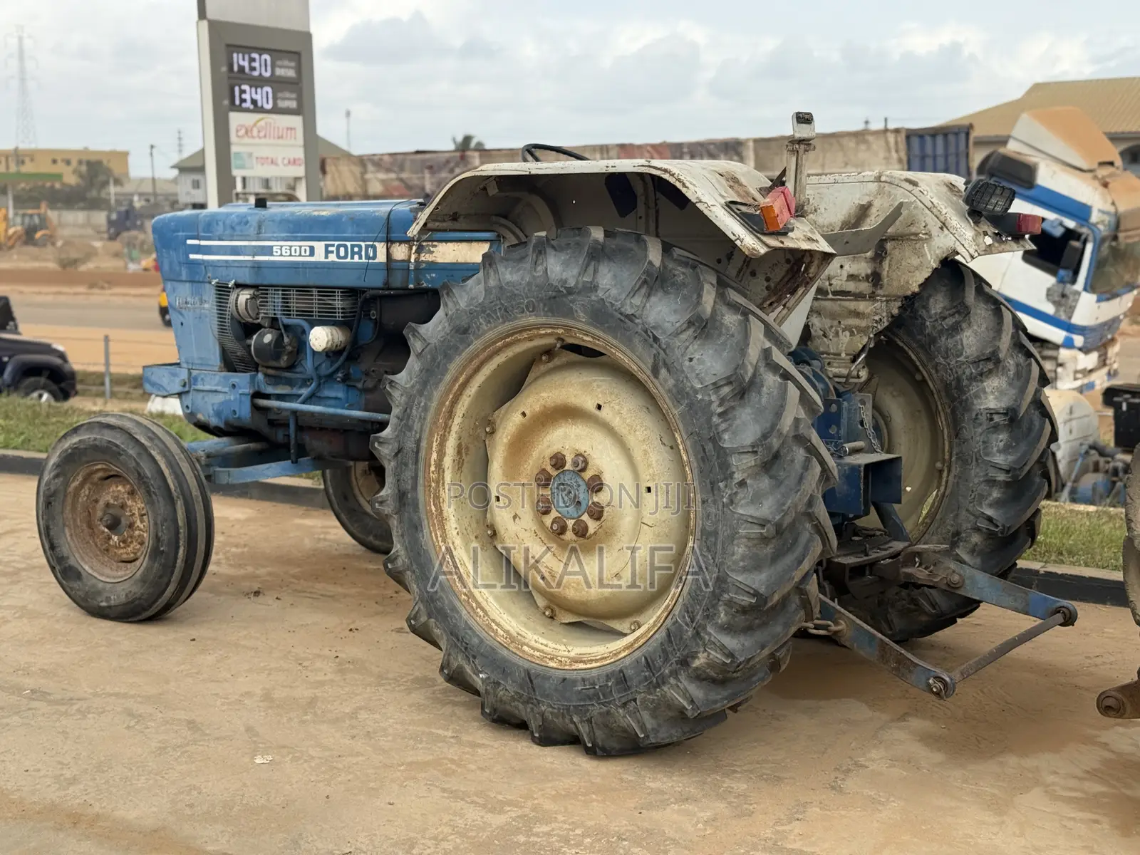 Ford Tractor 5600
