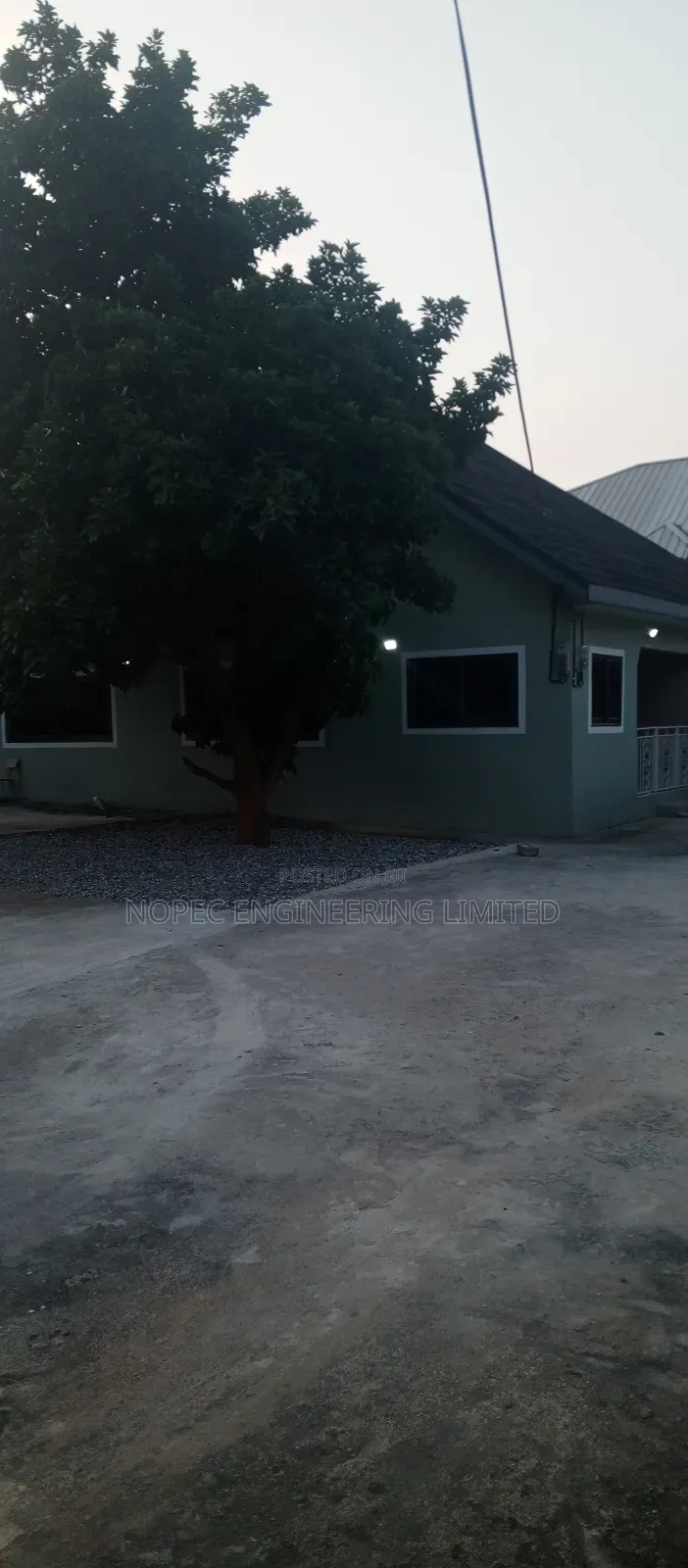 4bdrm House in Block Factory Close for sale