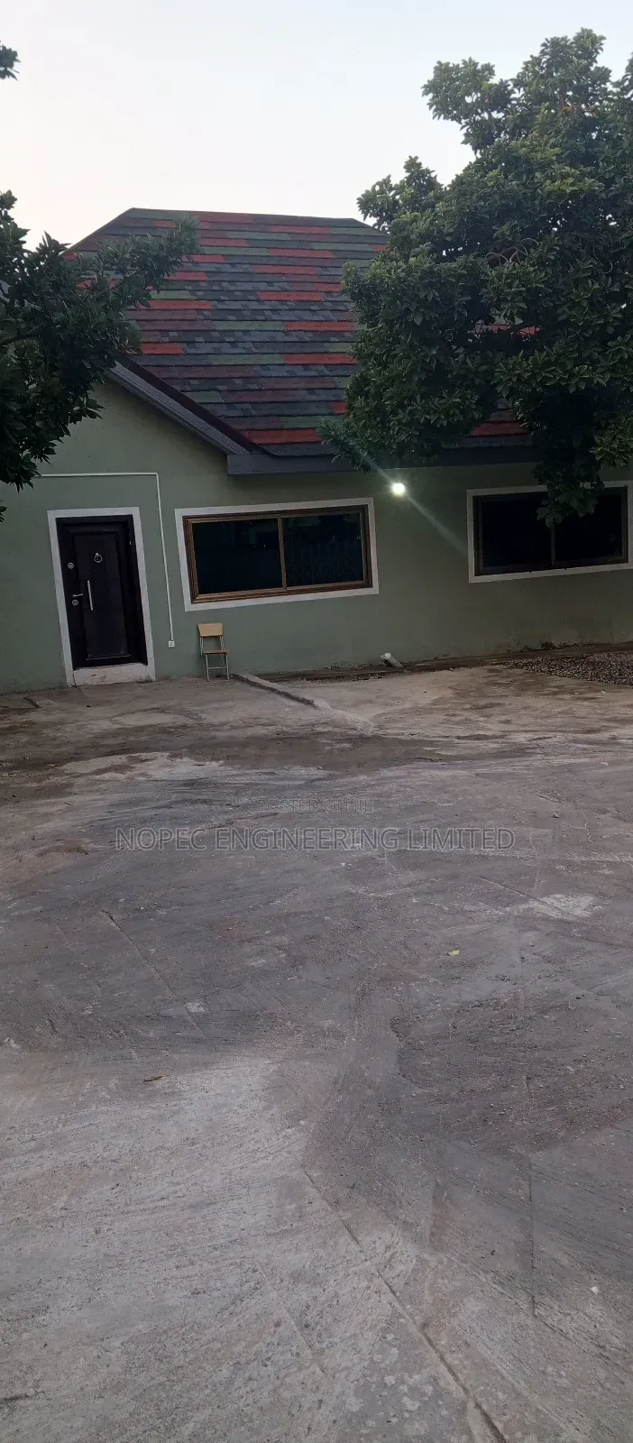 4bdrm House in Block Factory Close for sale
