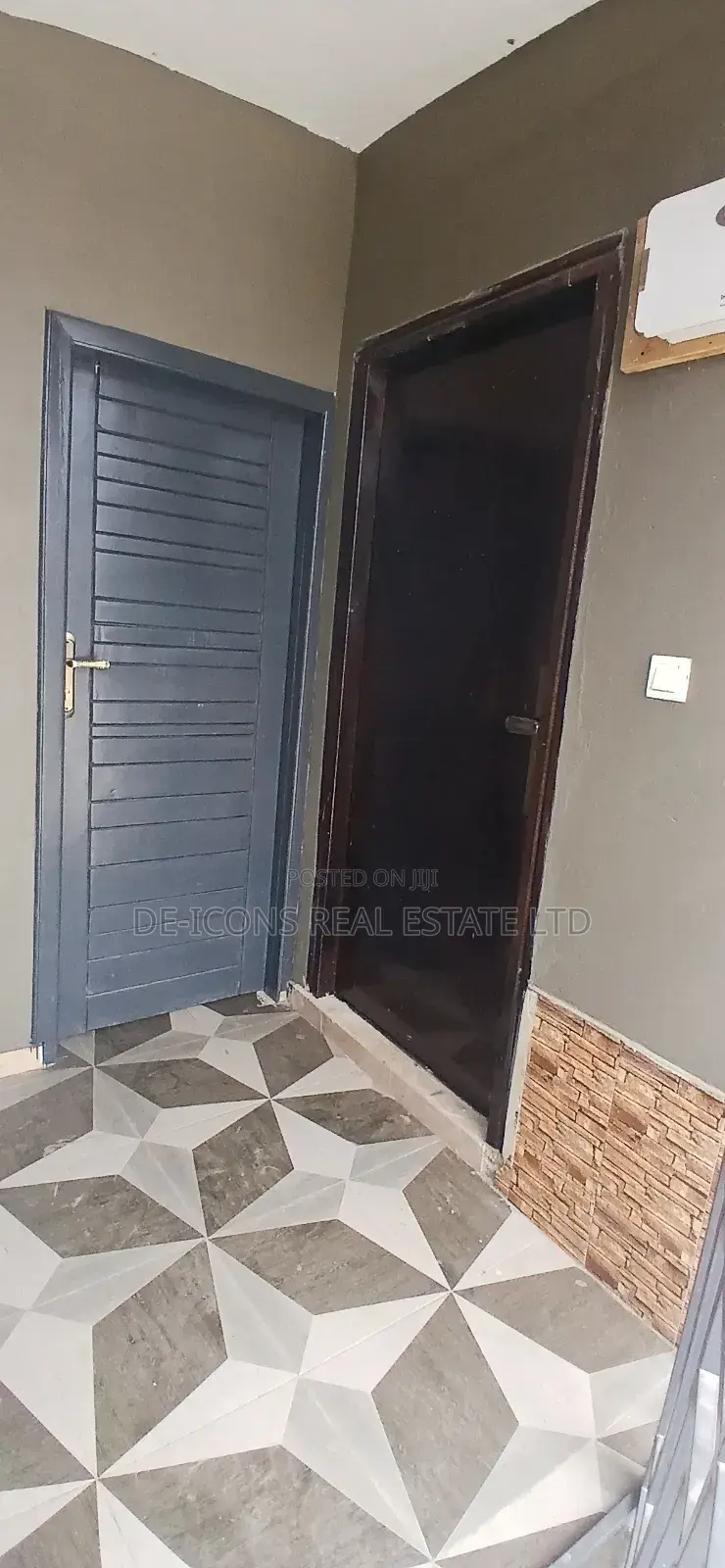 1bdrm Duplex in De-Icons Real Estate, Awutu Senya East Municipal