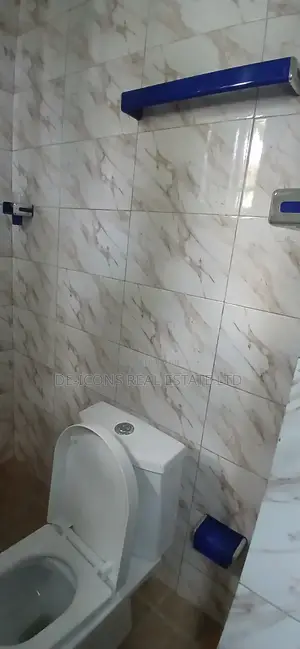 1bdrm Duplex in De-Icons Real Estate, Awutu Senya East Municipal
