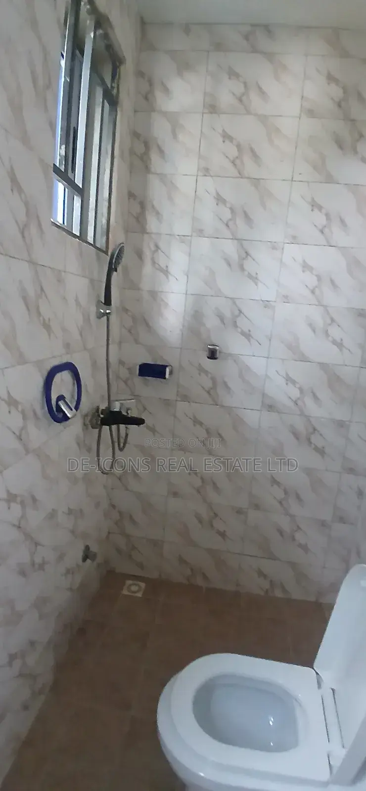1bdrm Duplex in De-Icons Real Estate, Awutu Senya East Municipal