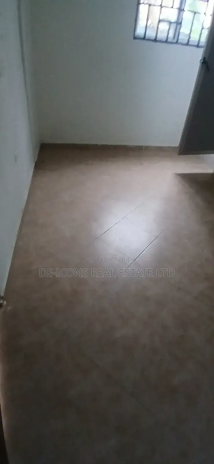1bdrm Duplex in De-Icons Real Estate, Awutu Senya East Municipal