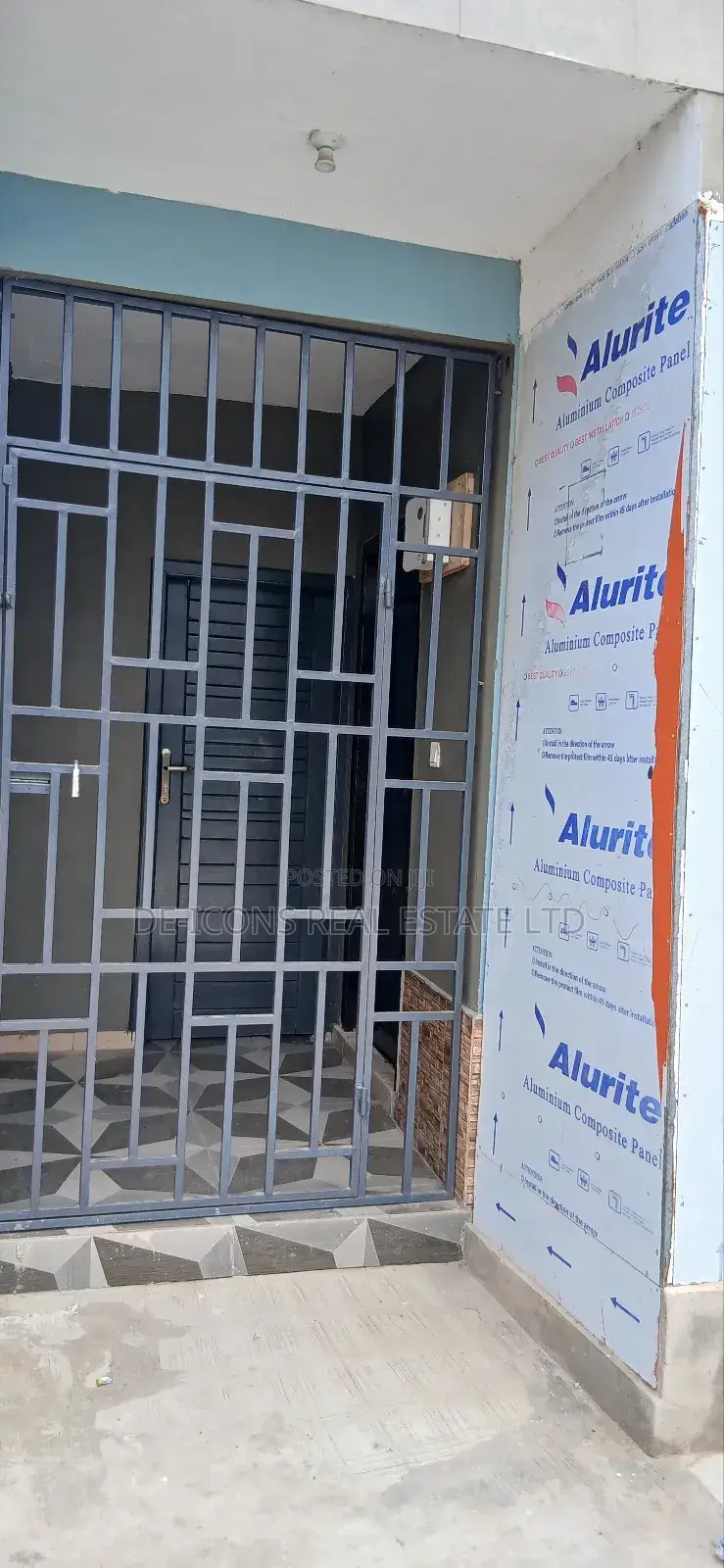 1bdrm Duplex in De-Icons Real Estate, Awutu Senya East Municipal