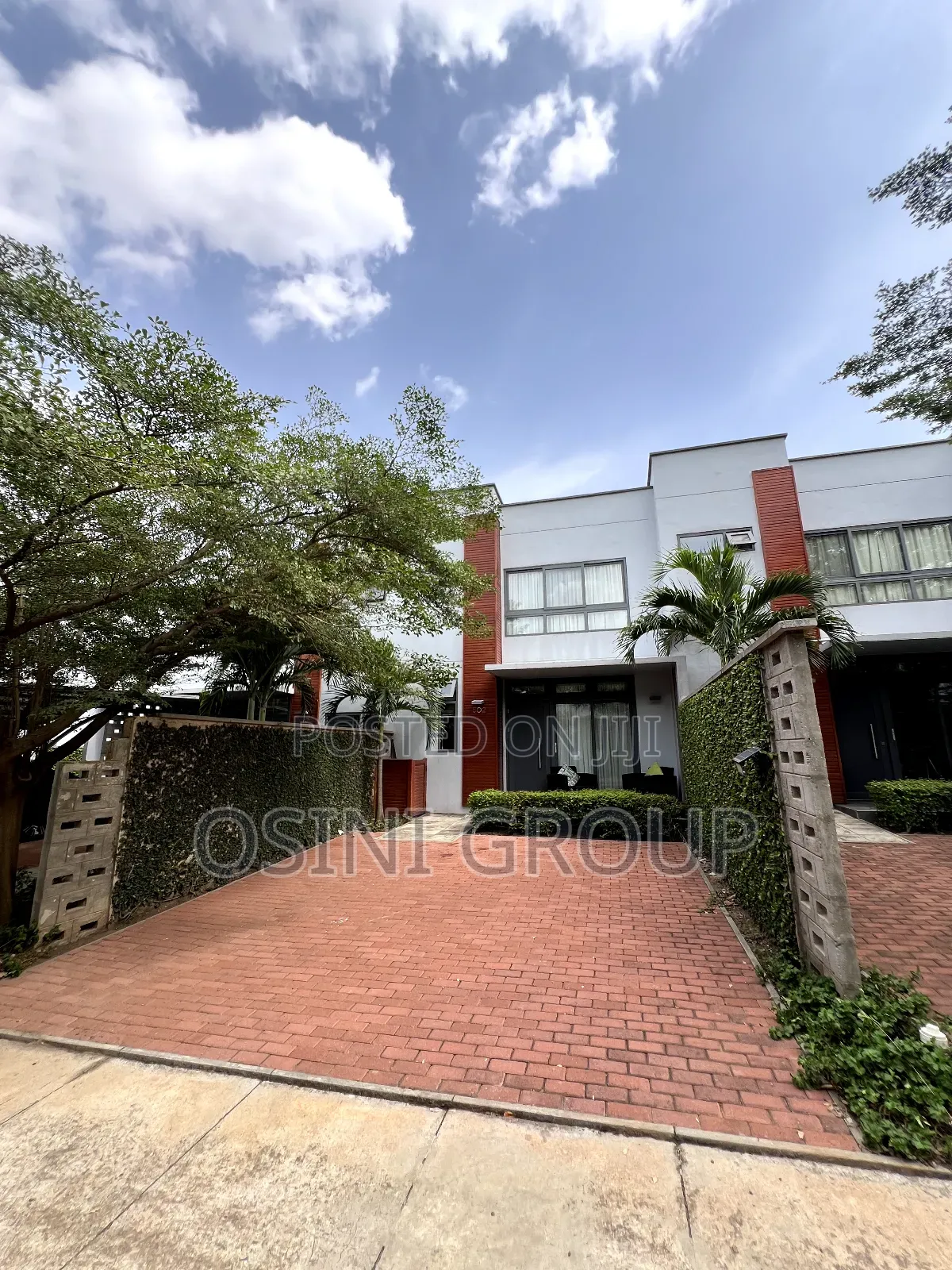 Furnished 2bdrm Townhouse / Terrace for rent