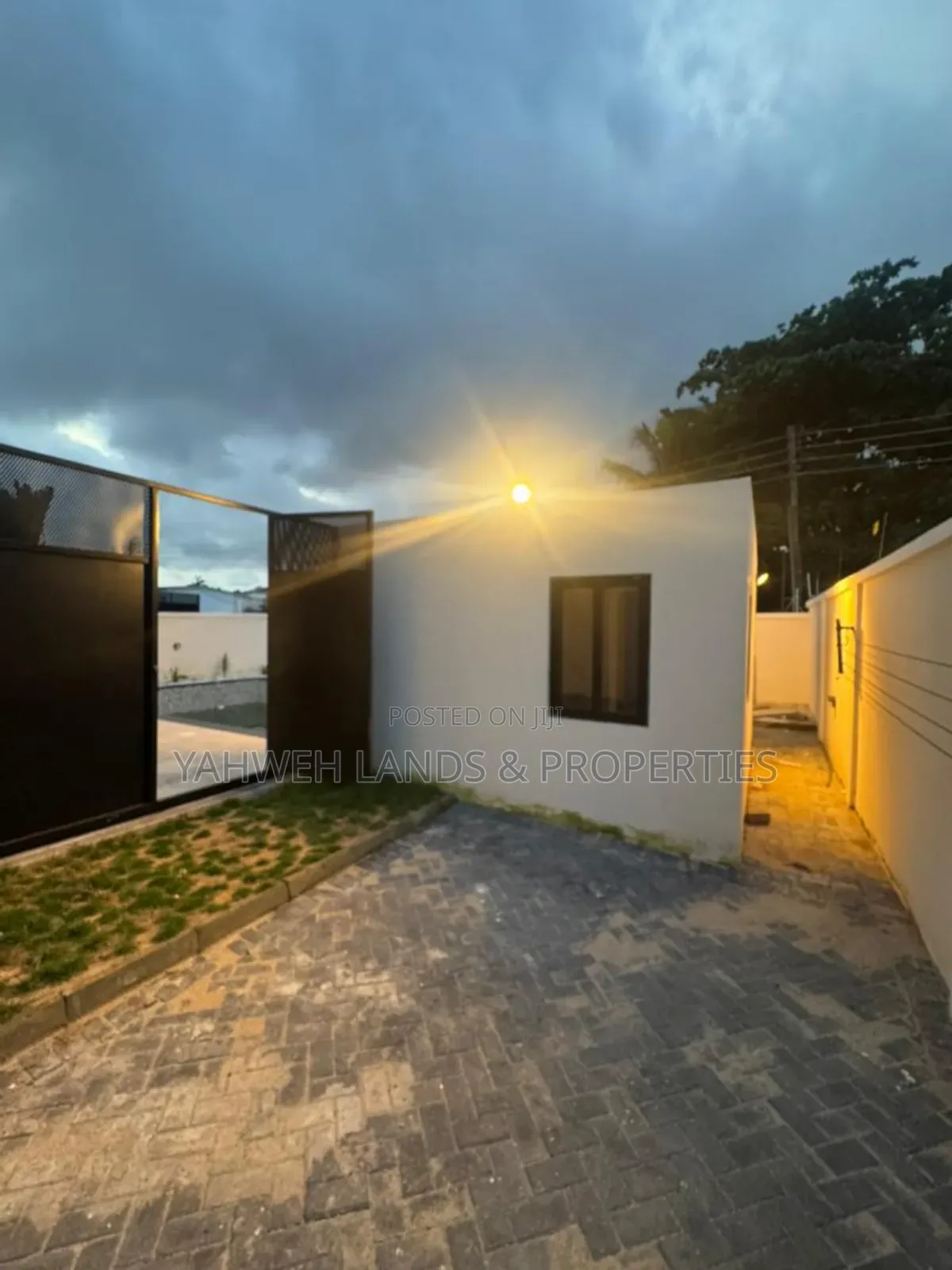 5bdrm House in Cantonments for sale