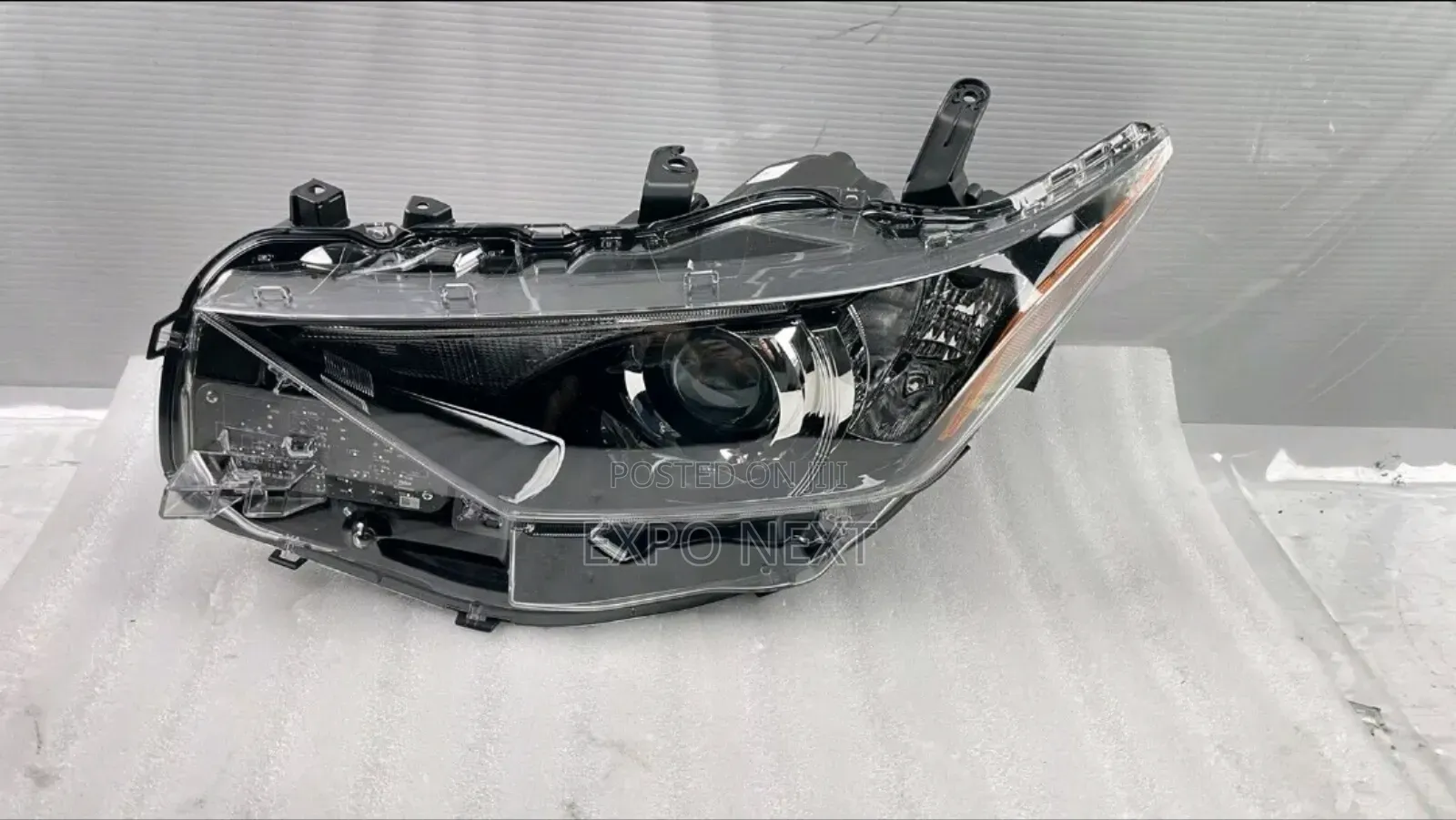 2016-2018 Toyota Corolla Scion Im Left Halogen Headlight Used