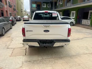 Ford F-150 Lariat 4x4 SuperCrew Cab Styleside 5.5 ft. box 145 in. WB