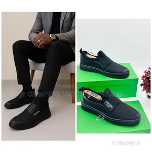 *Prada All Black* _______