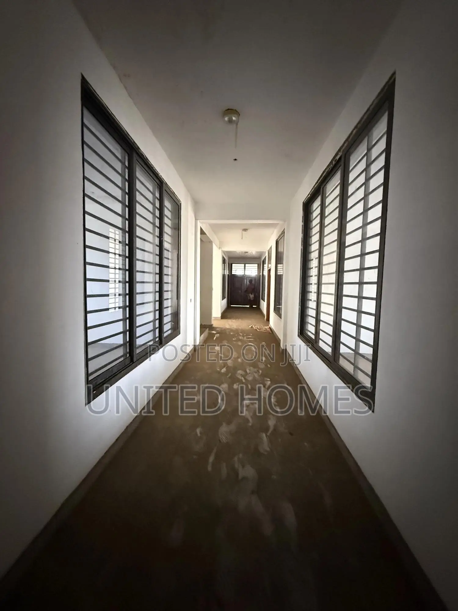 Tema Community One 21 Bedrooms With Office for Rent
