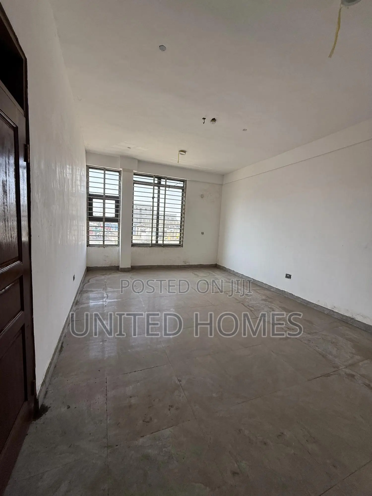 Tema Community One 21 Bedrooms With Office for Rent