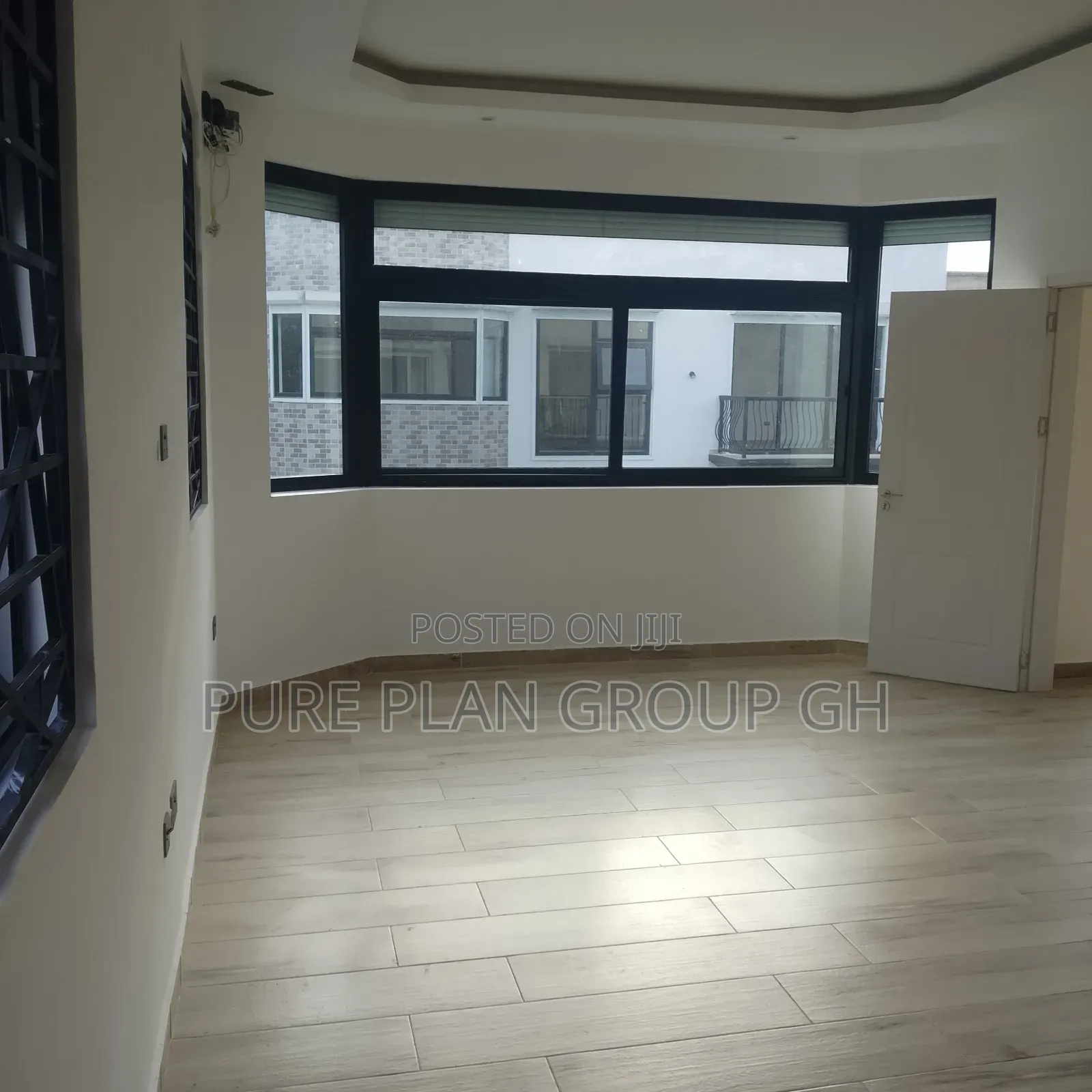 4bdrm Townhouse / Terrace in East Legon, A&C Mall Area for rent