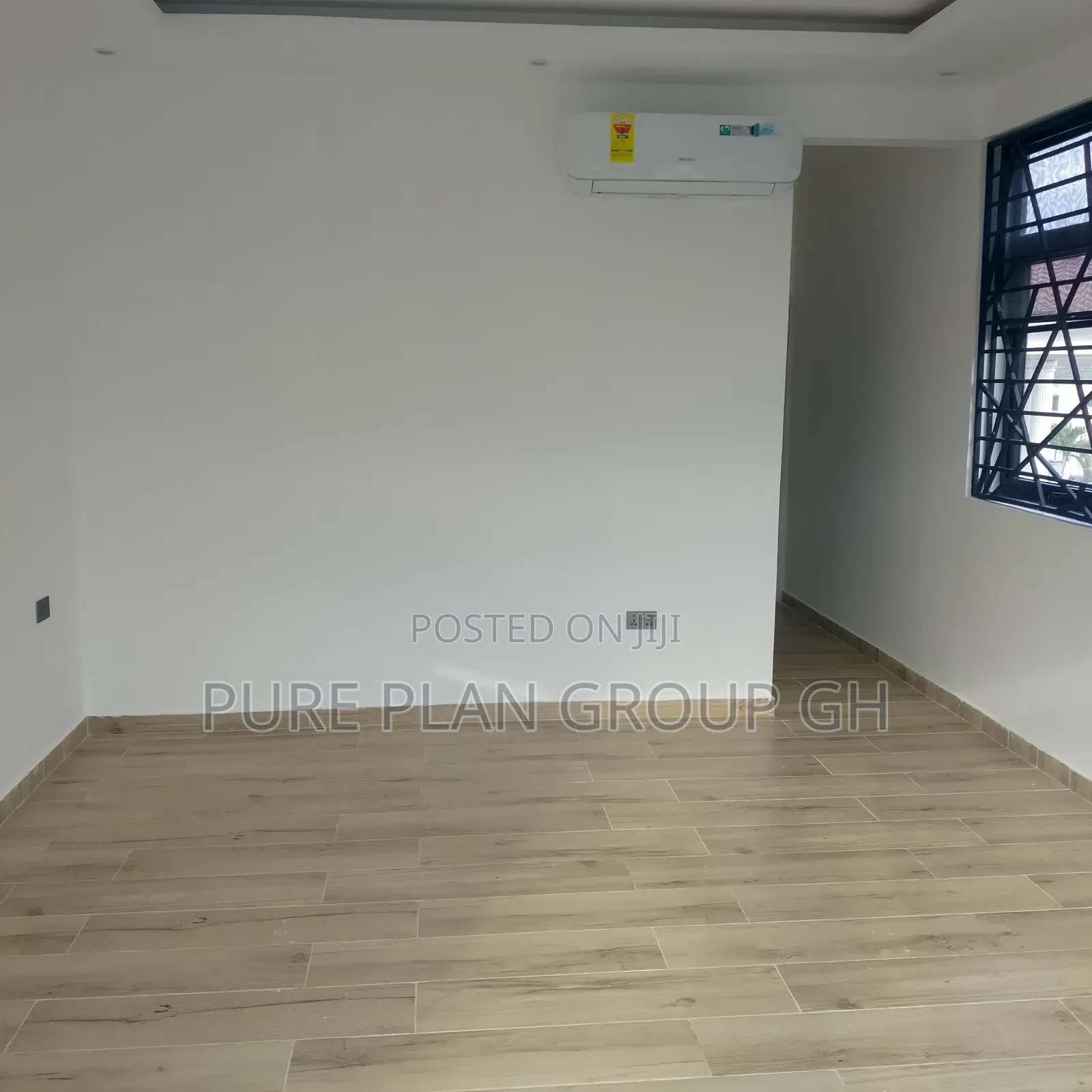 4bdrm Townhouse / Terrace in East Legon, A&C Mall Area for rent