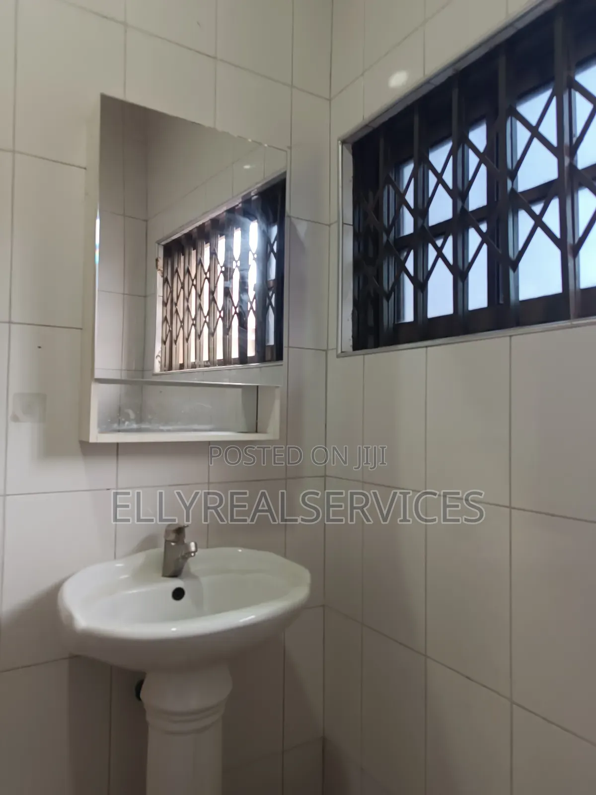 3bdrm Apartment in Ellyrealservices, Oyarifa for rent