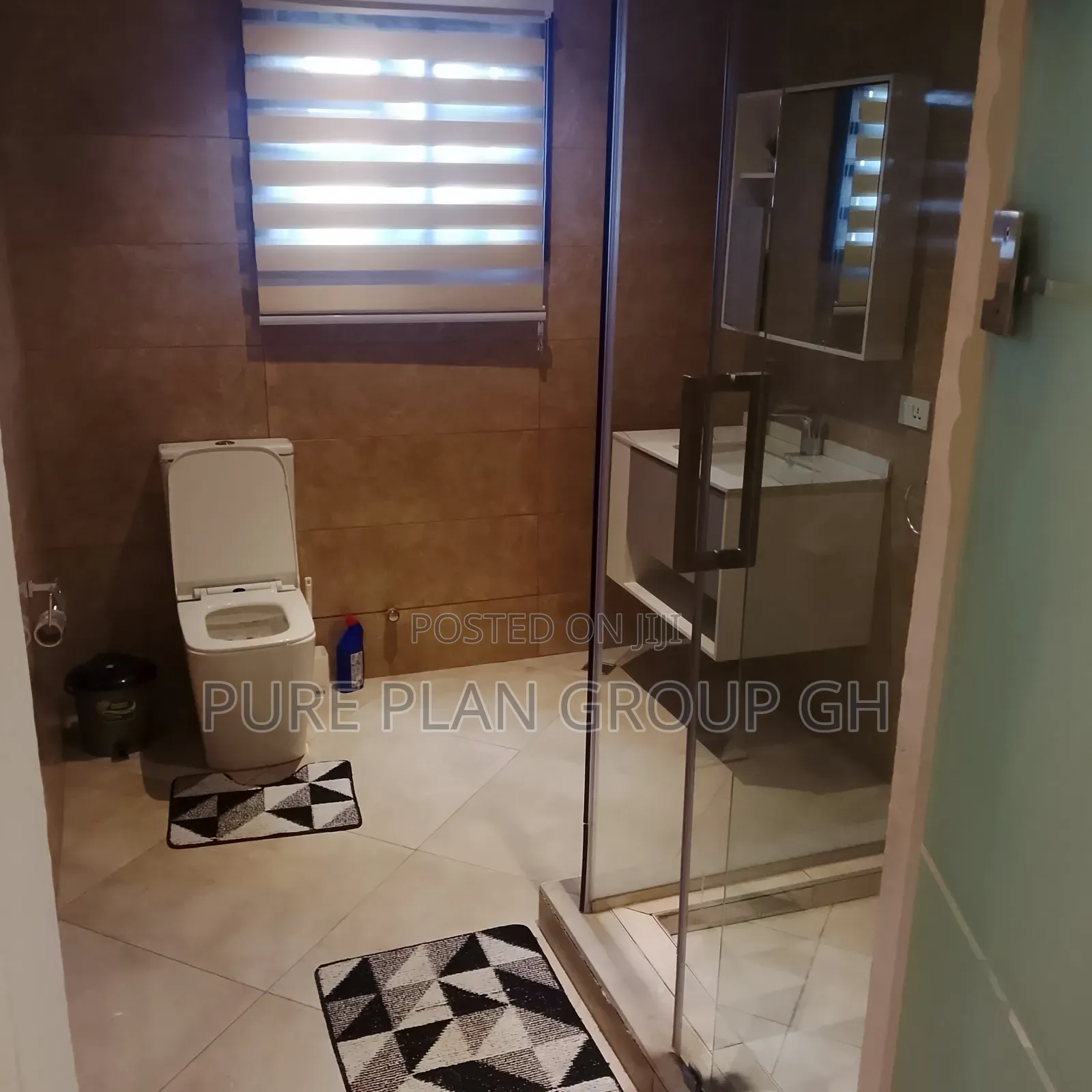 3bdrm Block of Flats in East Legon, A&C Mall Area for sale