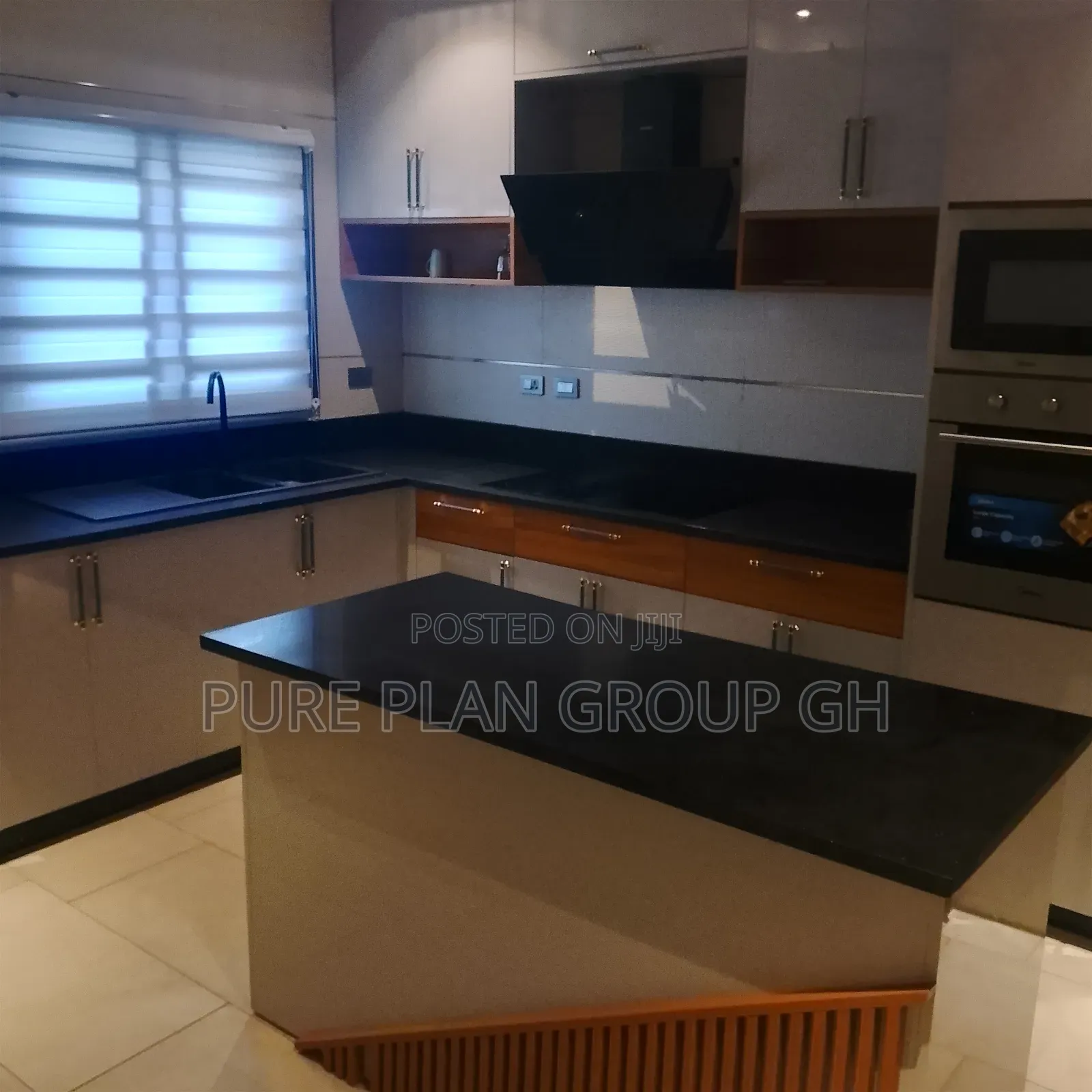 3bdrm Block of Flats in East Legon, A&C Mall Area for sale