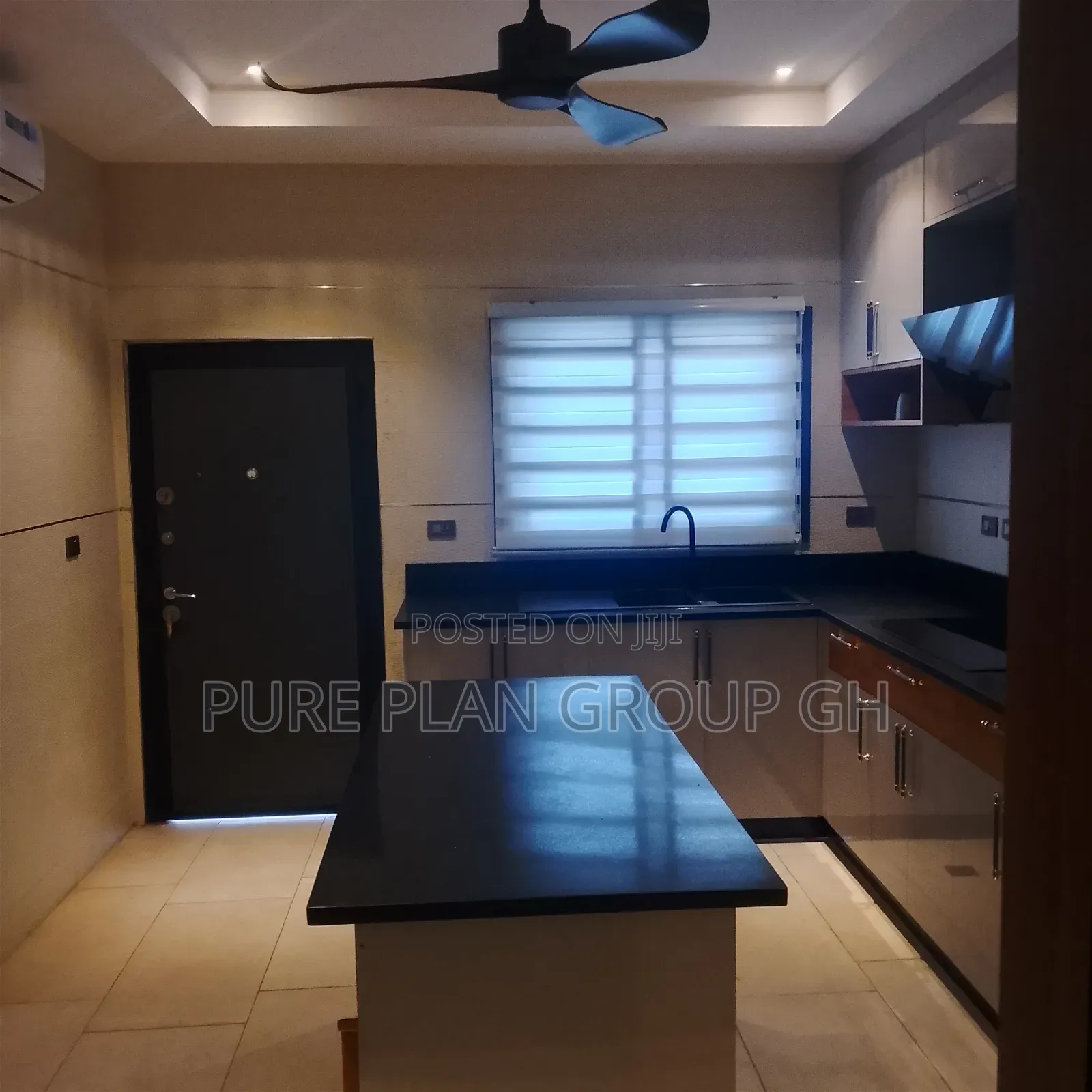 3bdrm Block of Flats in East Legon, A&C Mall Area for sale