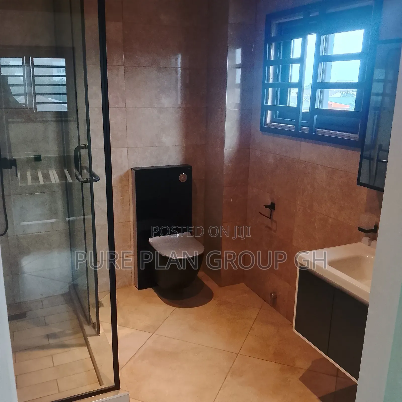 Furnished 2bdrm Block of Flats in East Legon, A&C Mall Area for sale