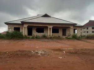 6bdrm House in Adesina, Kumasi Metropolitan for sale
