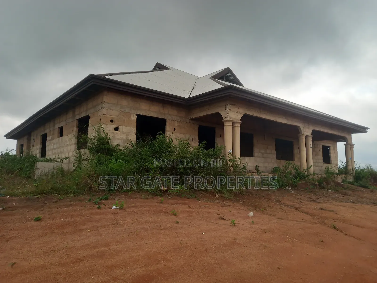 6bdrm House in Adesina, Kumasi Metropolitan for sale