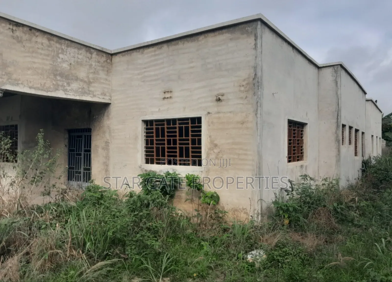 5bdrm House in Ahodwo, Kwabre., Kumasi Metropolitan for sale