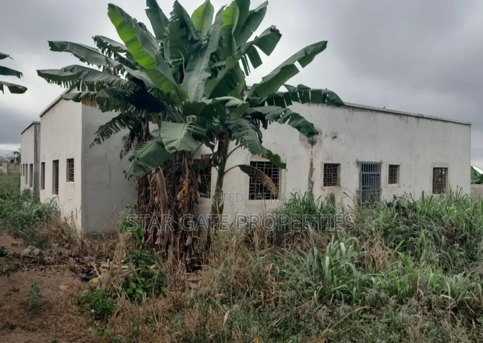 5bdrm House in Ahodwo, Kwabre., Kumasi Metropolitan for sale