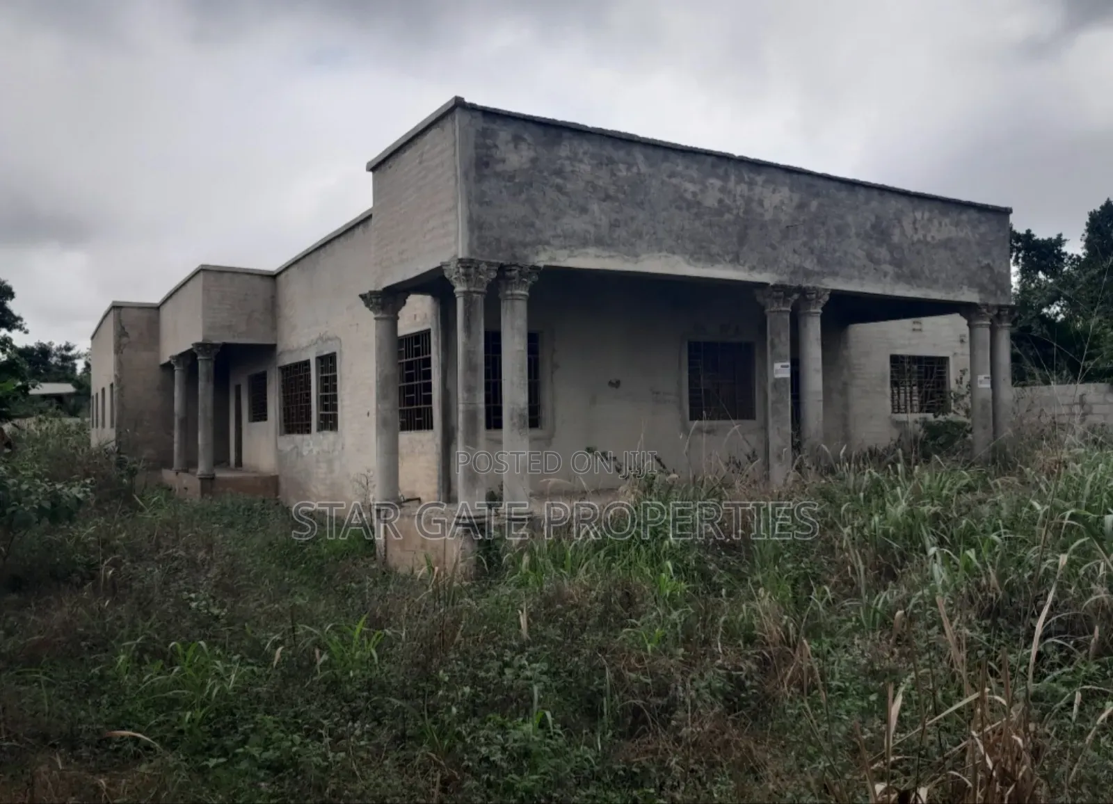 5bdrm House in Ahodwo, Kwabre., Kumasi Metropolitan for sale