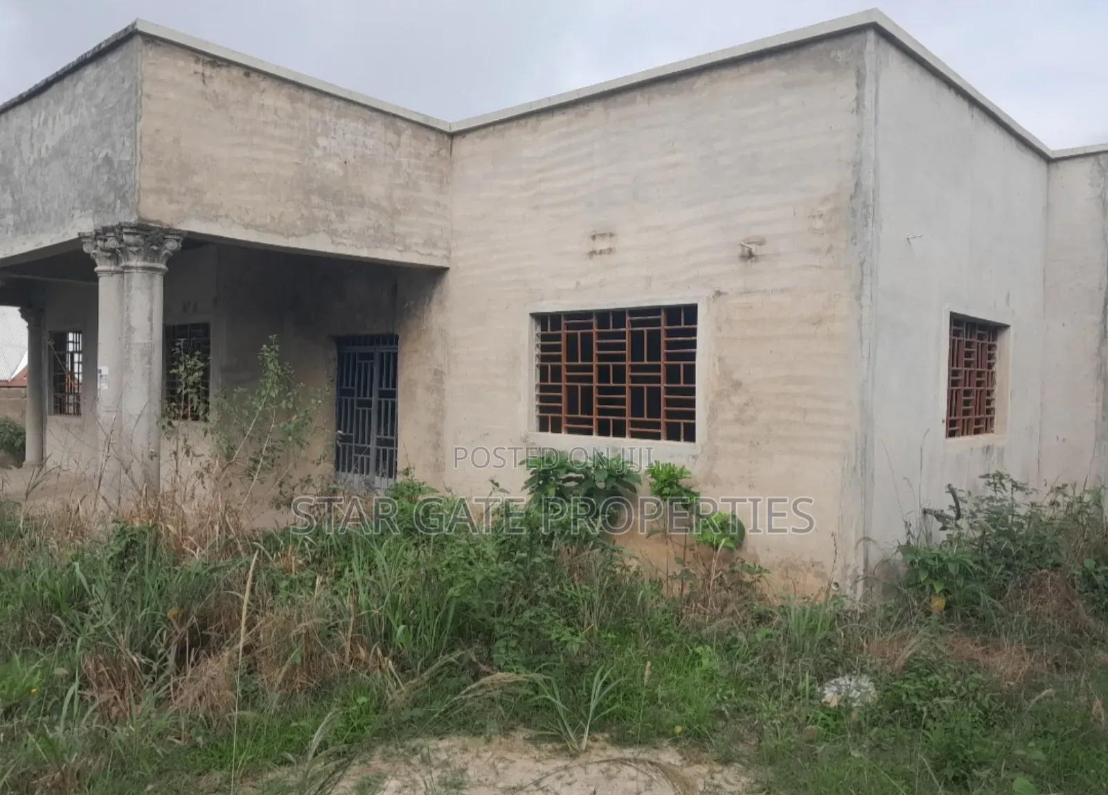 5bdrm House in Ahodwo, Kwabre., Kumasi Metropolitan for sale