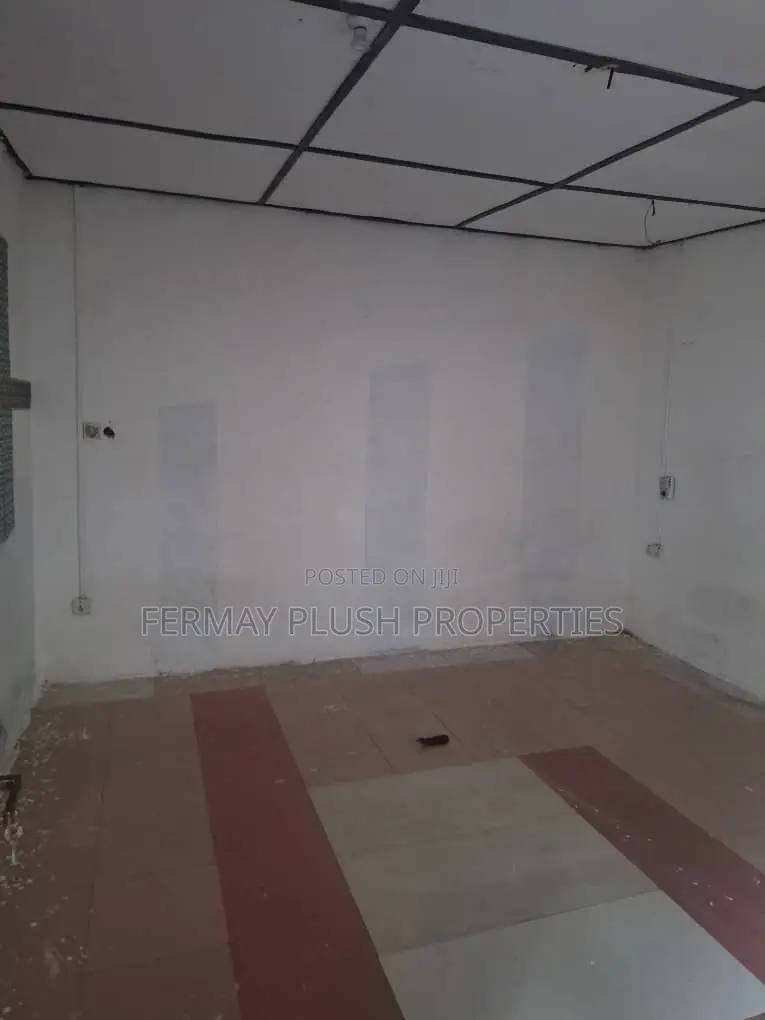 16bdrm Apartment in Adenta Apartment, Accra Metropolitan for sale