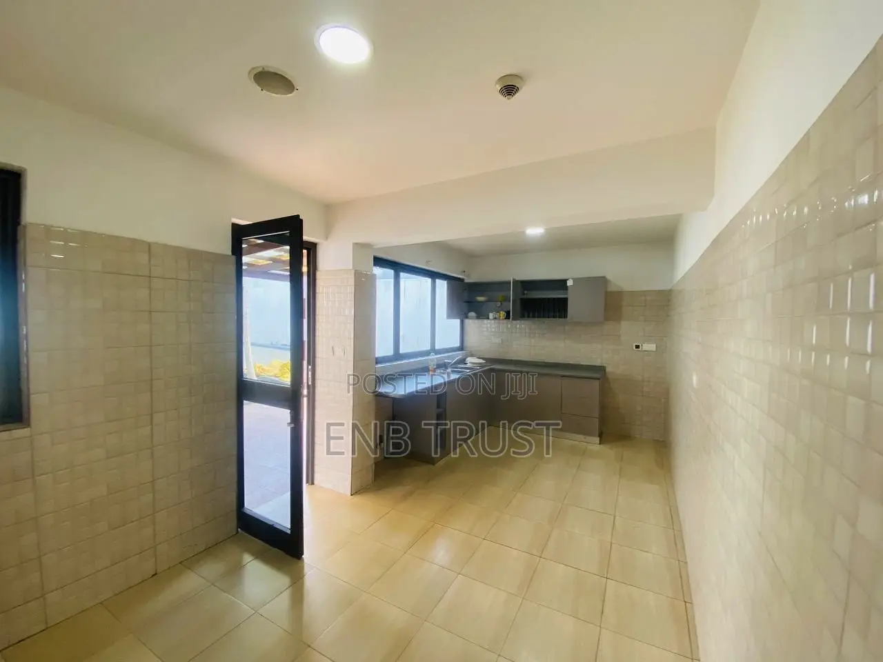 12 Bedrooms Office Space for Rent at Airport