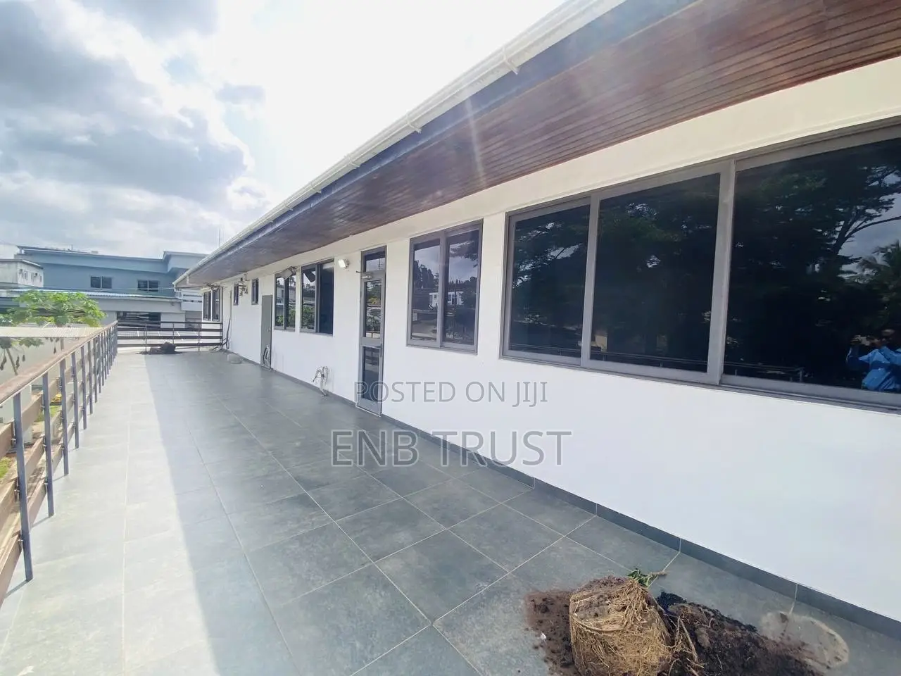 12 Bedrooms Office Space for Rent at Airport