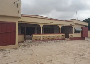 7bdrm House in Tafo Adonpom, Kumasi Metropolitan for sale